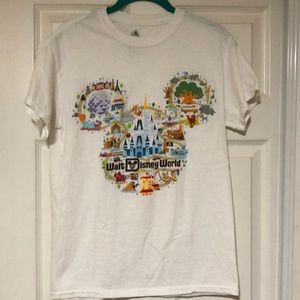 Unisex Small Walt Disney World Tshirt.